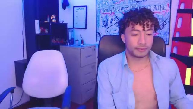 Image 10 of luxor_alix Stream on Chaturbate on 15 months ago