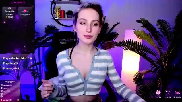 Image 2 of luxrayi Stream on Chaturbate on 3 months ago