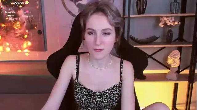 Image 3 of luxrayi Stream on Chaturbate on 2 months ago