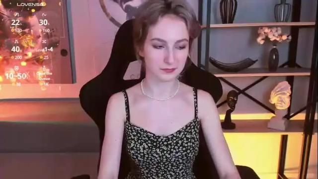 Image 8 of luxrayi Stream on Chaturbate on 2 months ago