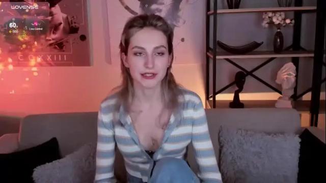 Image 12 of luxrayi Stream on Chaturbate on 1 month ago