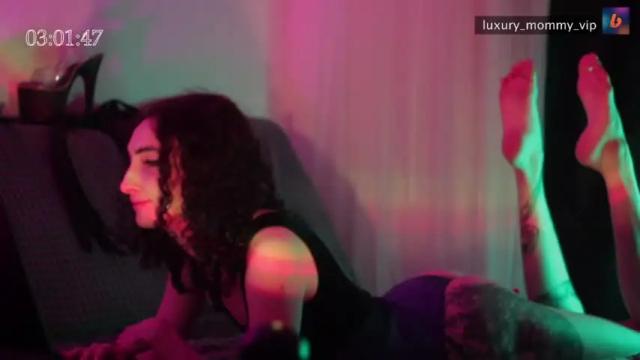 Image 12 of luxury_mommy Stream on Chaturbate on 13 months ago
