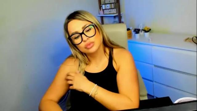 Image 11 of luxxx_diana Stream on Chaturbate on 1 month ago