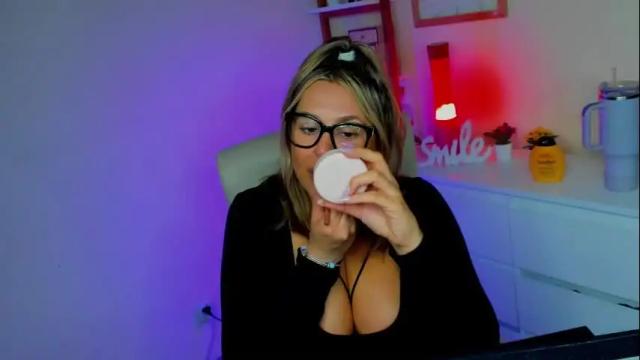 Image 4 of luxxx_diana Stream on Chaturbate on 26 days ago