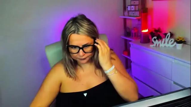 Image 7 of luxxx_diana Stream on Chaturbate on 15 days ago