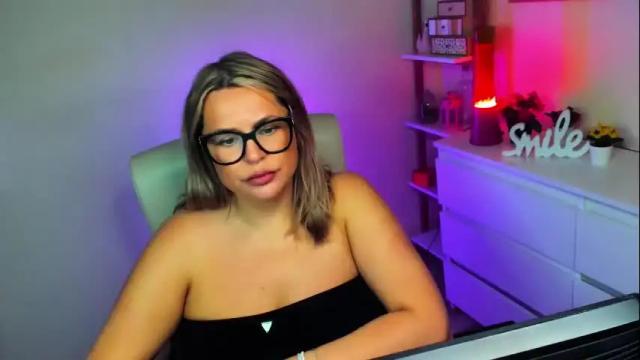 Image 8 of luxxx_diana Stream on Chaturbate on 15 days ago