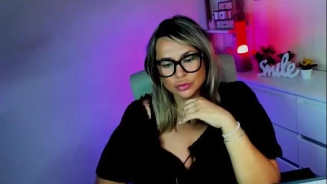 Image 3 of luxxx_diana Stream on Chaturbate on 8 days ago