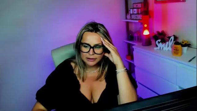 Image 6 of luxxx_diana Stream on Chaturbate on 7 days ago