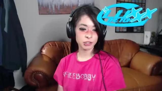 Image 12 of luxxxthefox Stream on Chaturbate on 17 months ago