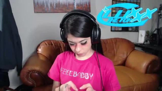 Image 2 of luxxxthefox Stream on Chaturbate on 17 months ago