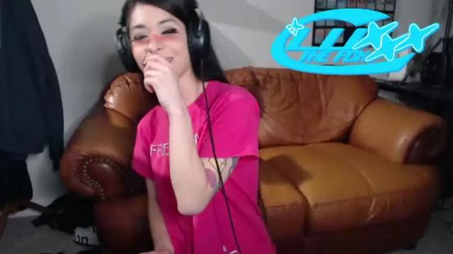 Image 6 of luxxxthefox Stream on Chaturbate on 17 months ago