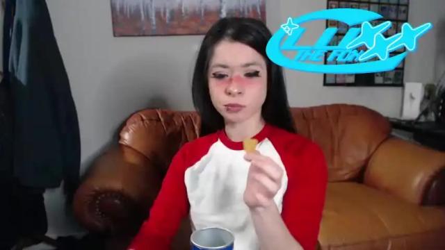 Image 3 of luxxxthefox Stream on Chaturbate on 17 months ago
