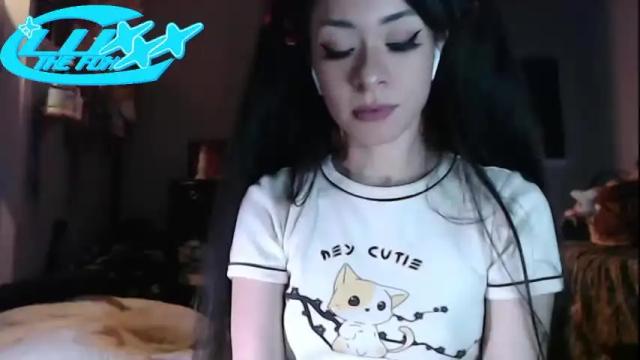 Image 6 of luxxxthefox Stream on Chaturbate on 16 months ago