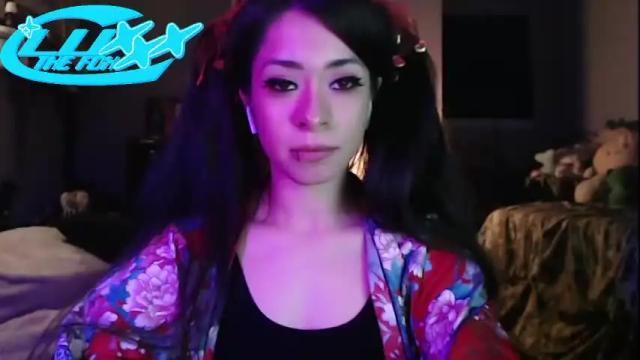 Image 6 of luxxxthefox Stream on Chaturbate on 16 months ago