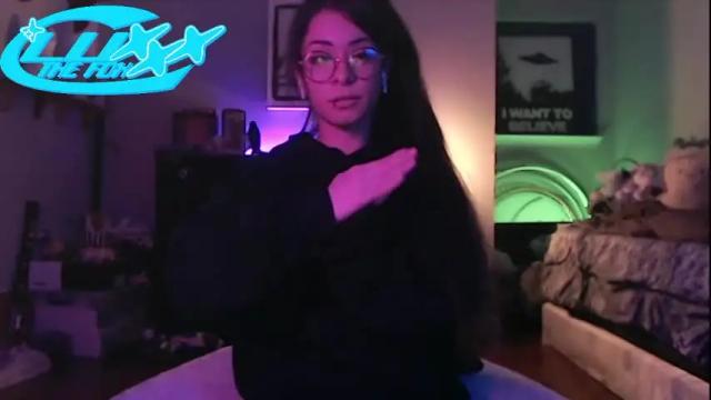 Image 12 of luxxxthefox Stream on Chaturbate on 16 months ago