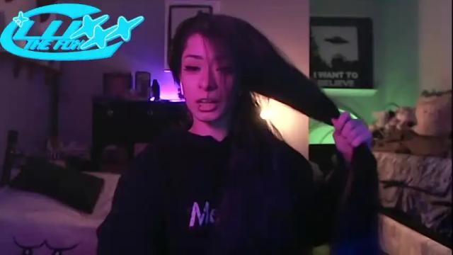 Image 6 of luxxxthefox Stream on Chaturbate on 16 months ago