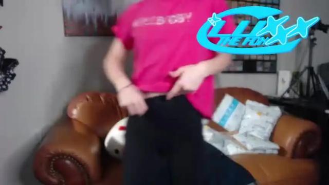 Image 2 of luxxxthefox Stream on Chaturbate on 16 months ago