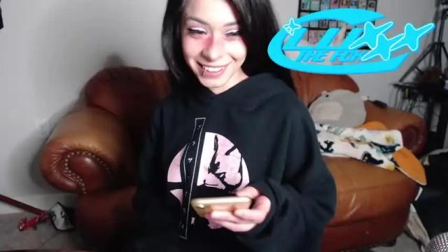 Image 11 of luxxxthefox Stream on Chaturbate on 15 months ago