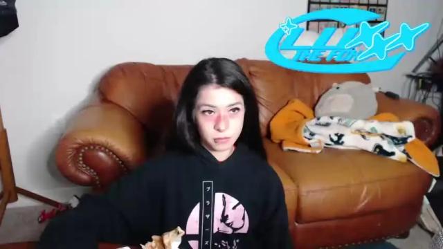 Image 2 of luxxxthefox Stream on Chaturbate on 15 months ago