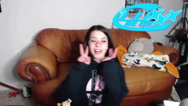 Image 3 of luxxxthefox Stream on Chaturbate on 15 months ago