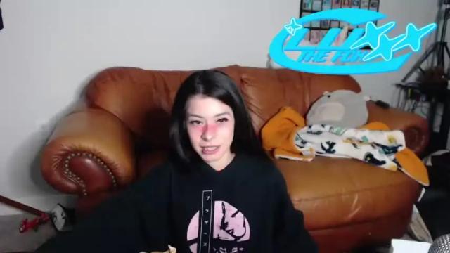 Image 4 of luxxxthefox Stream on Chaturbate on 15 months ago