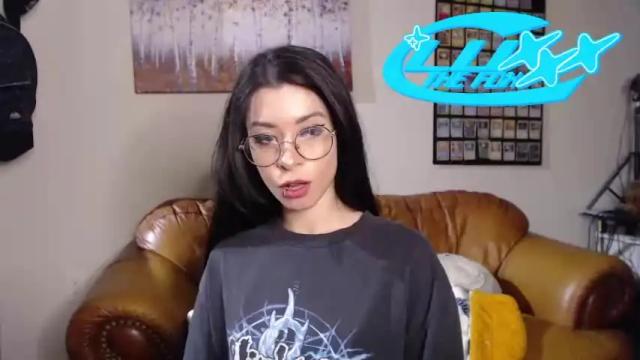 Image 4 of luxxxthefox Stream on Chaturbate on 15 months ago