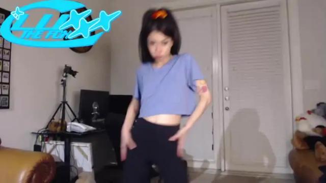 Image 10 of luxxxthefox Stream on Chaturbate on 15 months ago