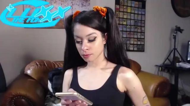 Image 8 of luxxxthefox Stream on Chaturbate on 14 months ago