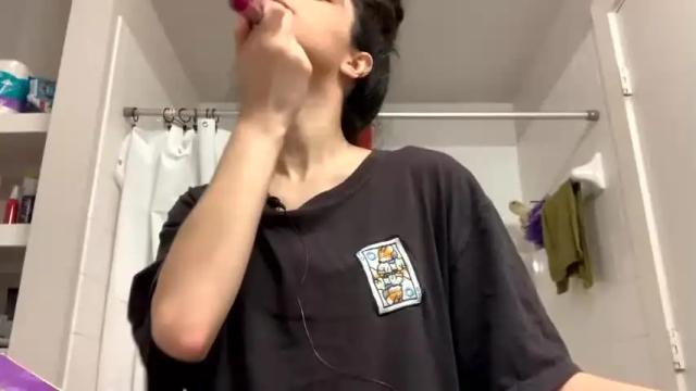 Image 10 of luxxxthefox Stream on Chaturbate on 14 months ago