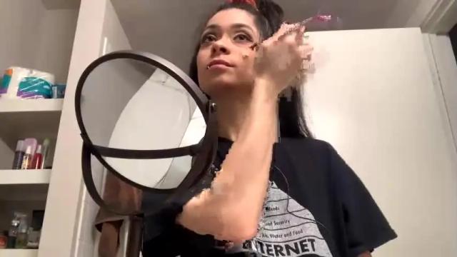 Image 10 of luxxxthefox Stream on Chaturbate on 14 months ago