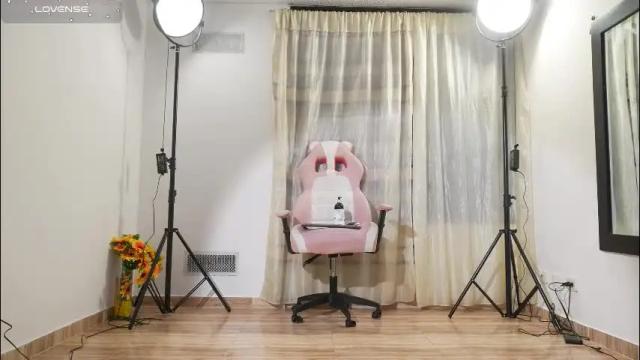 Image 4 of luz_celeste_ Stream on Chaturbate on 2 months ago