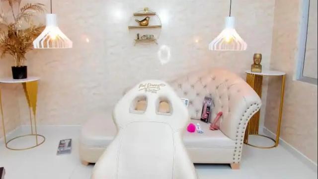 Image 6 of lya_sweetx Stream on Chaturbate on 1 month ago