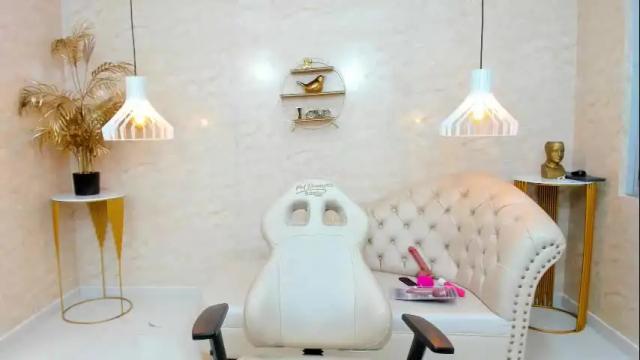 Image 3 of lya_sweetx Stream on Chaturbate on 1 month ago