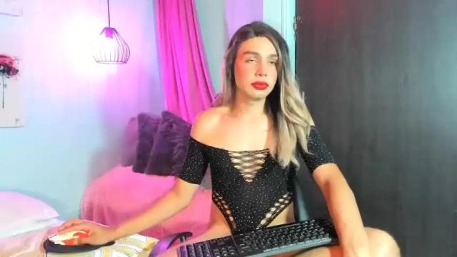 Image 3 of lyaa_miller Stream on Chaturbate on 13 months ago