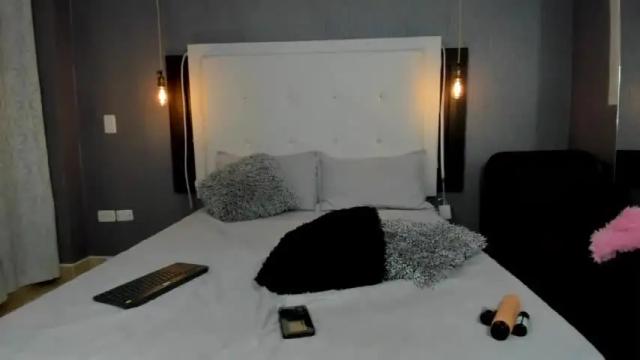 Image 6 of lyalopez Stream on Chaturbate on 23 months ago