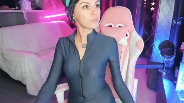Image 2 of lyalyaextravaganza Stream on Chaturbate on 22 months ago