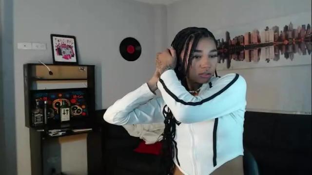 Image 3 of lyam_gaia Stream on Chaturbate on 4 months ago