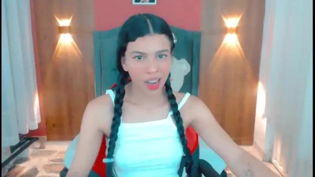 Image 2 of lyanamerry03 Stream on Chaturbate on 14 months ago