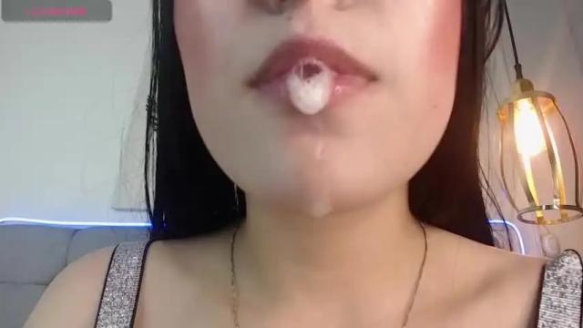 Image 2 of lyane_xx Stream on Chaturbate on 14 months ago