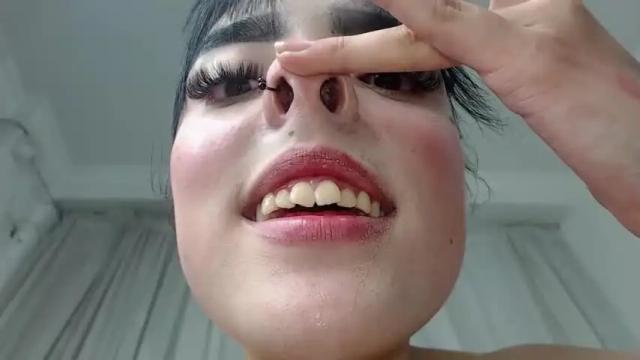 Image 4 of lyane_xx Stream on Chaturbate on 14 months ago