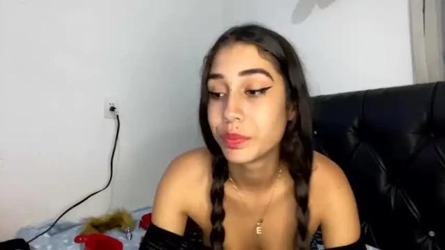 Image 3 of lyany_17 Stream on Chaturbate on 16 months ago