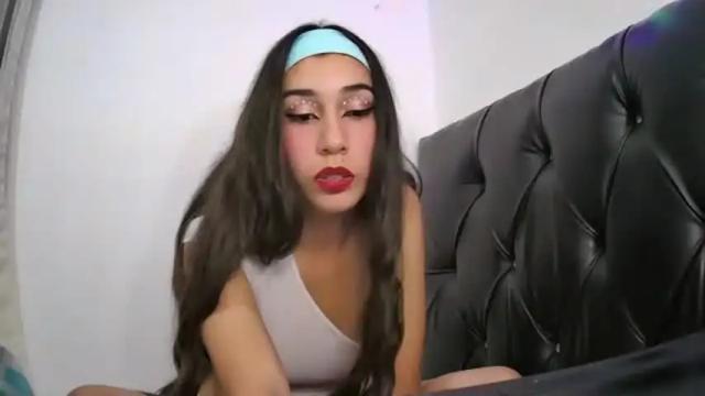 Image 6 of lyany_17 Stream on Chaturbate on 14 months ago