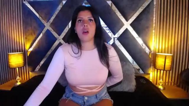 Image 3 of lyla_hs Stream on Chaturbate on 17 months ago