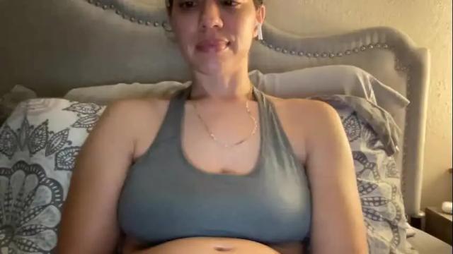 Image 3 of lylajades Stream on Chaturbate on 3 months ago