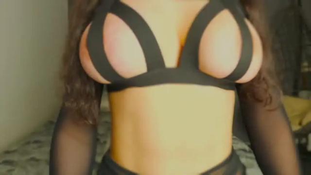 Image 6 of lylas_malika Stream on Chaturbate on 14 months ago
