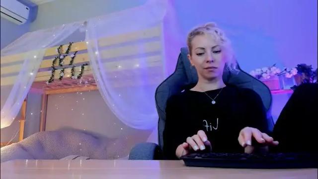 Image 2 of lylithskye Stream on Chaturbate on 1 month ago
