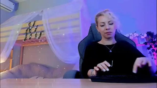 Image 3 of lylithskye Stream on Chaturbate on 1 month ago