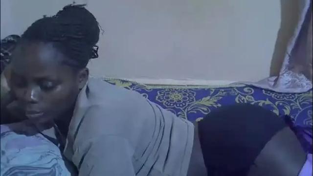 Image 3 of lyn_anna Stream on Chaturbate on 1 month ago
