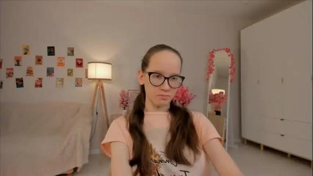 Image 4 of lynettebails Stream on Chaturbate on 1 month ago