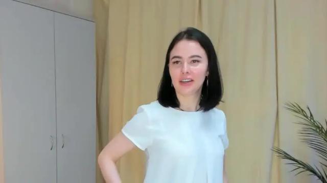 Image 12 of lynettecharlie Stream on Chaturbate on 16 months ago